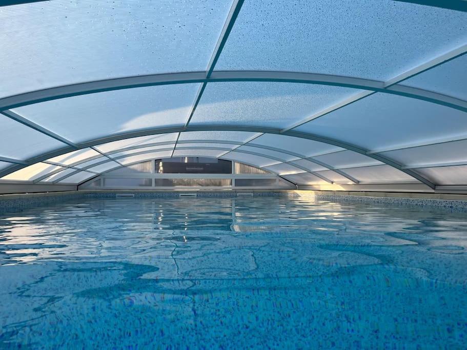 Chalet 2 Personnes Avec Jacuzzi Et Piscine Saisonniere Partagee Corcieux エクステリア 写真
